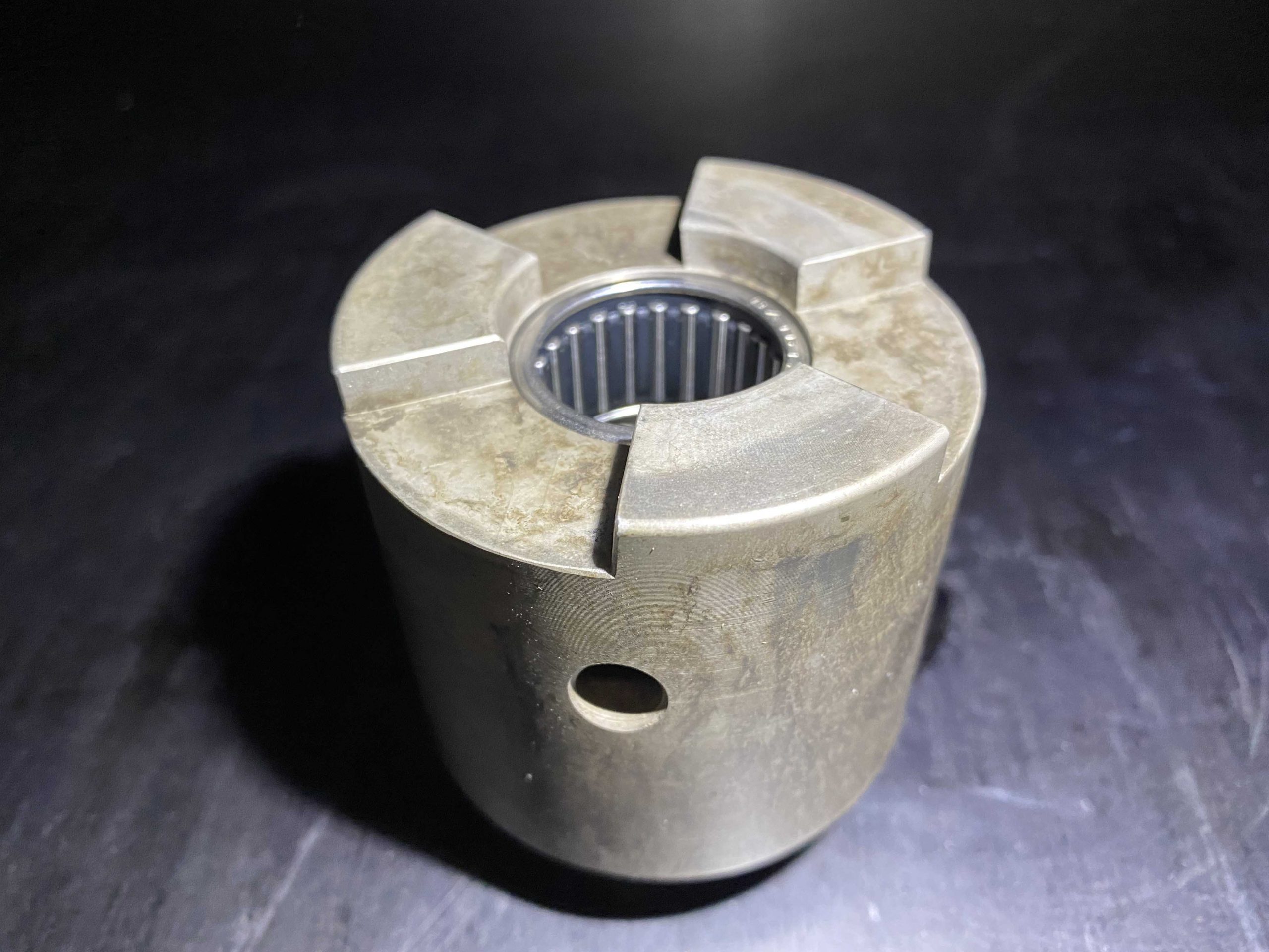 Fixed Dog Prop Release V600CP with needle roller bearing, AM1052