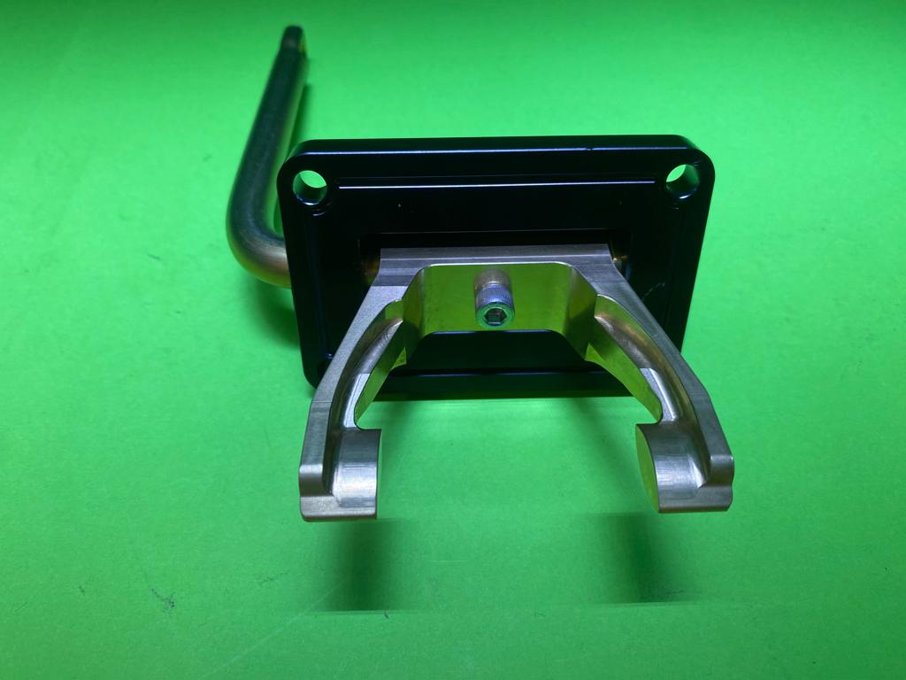 Fork and lever cap assembly bushed billet housing brass insert – black AM1040B or silver AM1040S