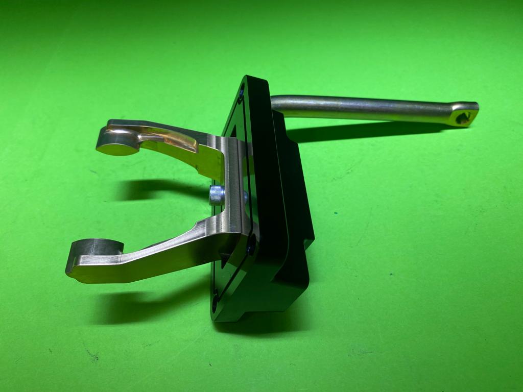 Fork and lever cap assembly bushed billet housing brass insert – black AM1040B or silver AM1040S